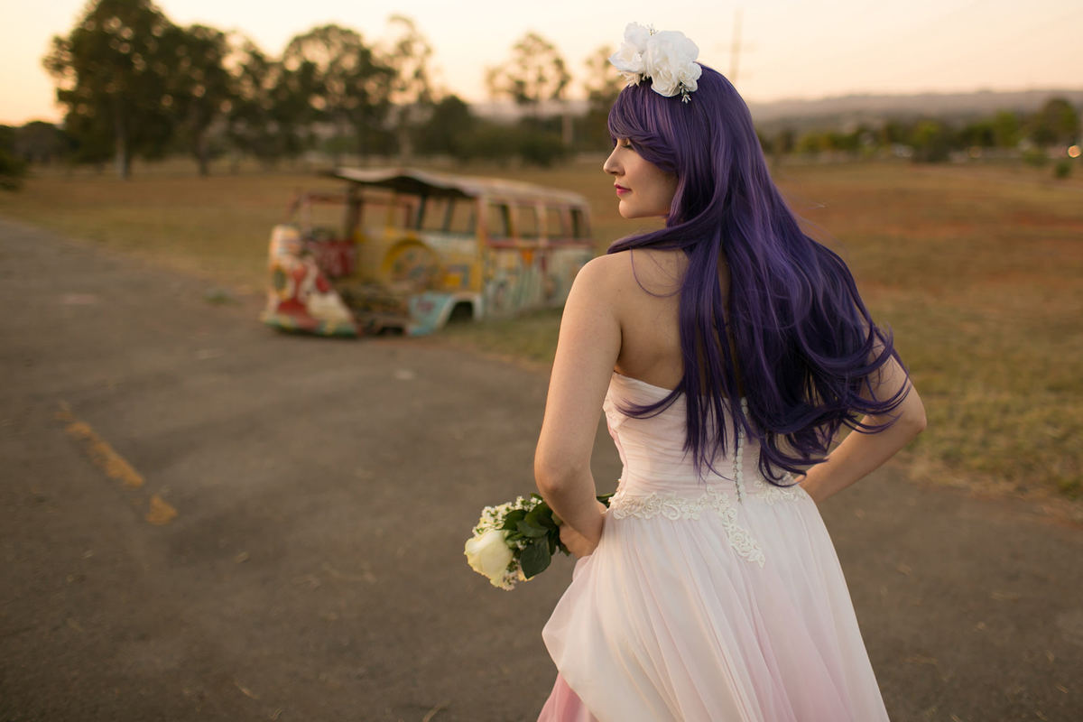 Ensaio de noiva geek Juliana feito nas combis da UnB em Brasília. Fotos feitas pelo fotógrafo de casamento Rafael Ohana.
