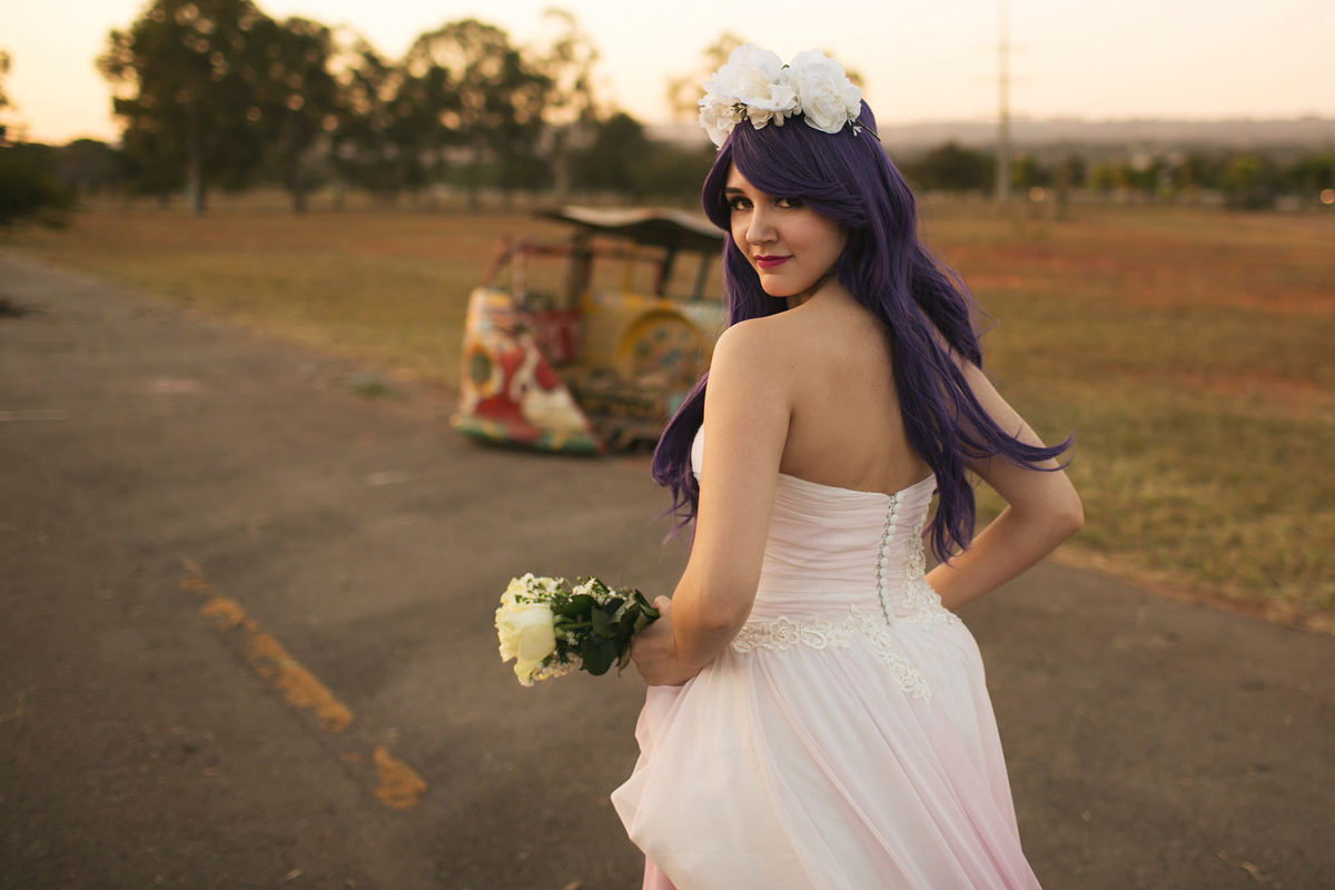 Ensaio de noiva geek Juliana feito nas combis da UnB em Brasília. Fotos feitas pelo fotógrafo de casamento Rafael Ohana.