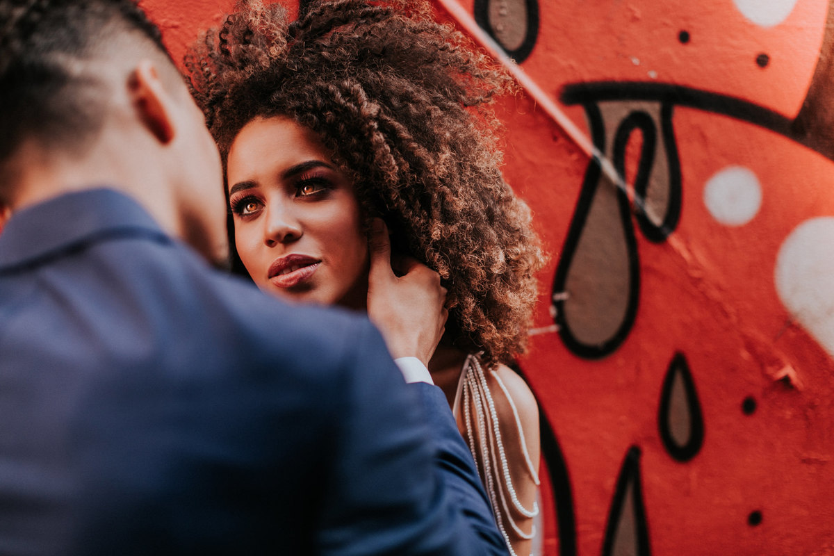 Noiva negra linda com seu noivo. Foto feita pelo fotografo de bodas Rafael Ohana em Brasilia