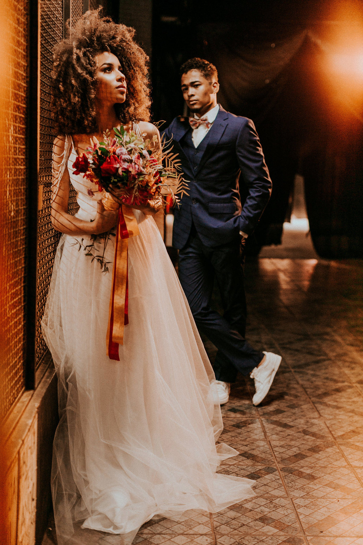 Ensaio de noivos afro descendentes no teatro Dulcina no Conic. Fotografado pelo fotográfo de casamento Rafael Ohana.