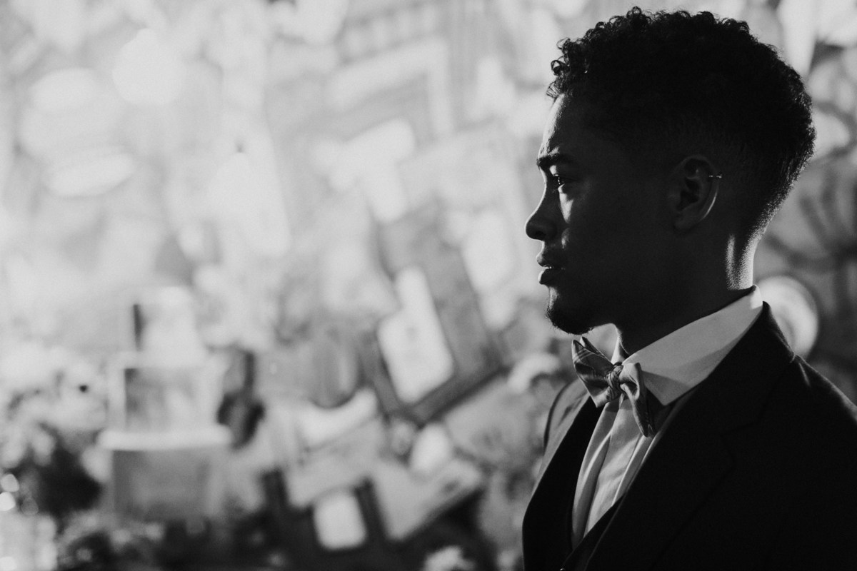 Ensaio de noivos afro descendentes no teatro Dulcina no Conic. Fotografado pelo fotográfo de casamento Rafael Ohana.