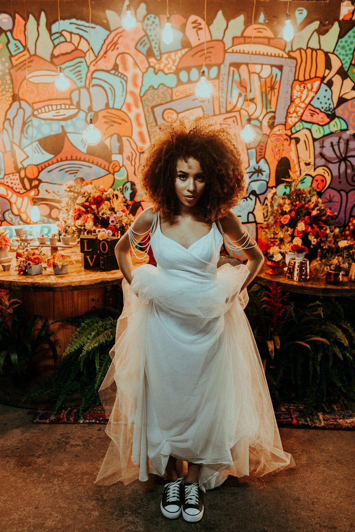 Ensaio de noivos afro descendentes no teatro Dulcina no Conic. Fotografado pelo fotográfo de casamento Rafael Ohana.