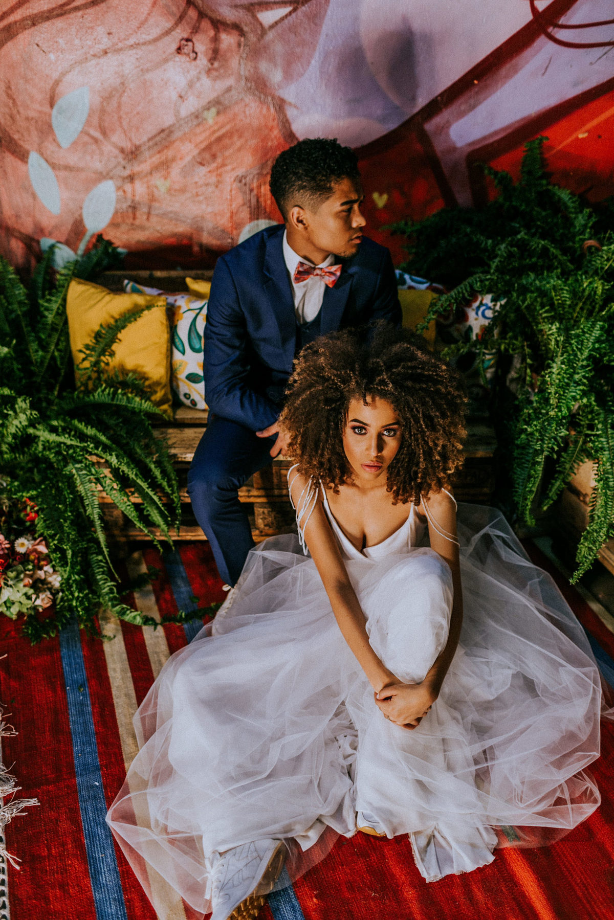 Noivos posando para editorial de casamento. Foto feita por Rafael Ohana fotógrafo de casamento em Brasilia