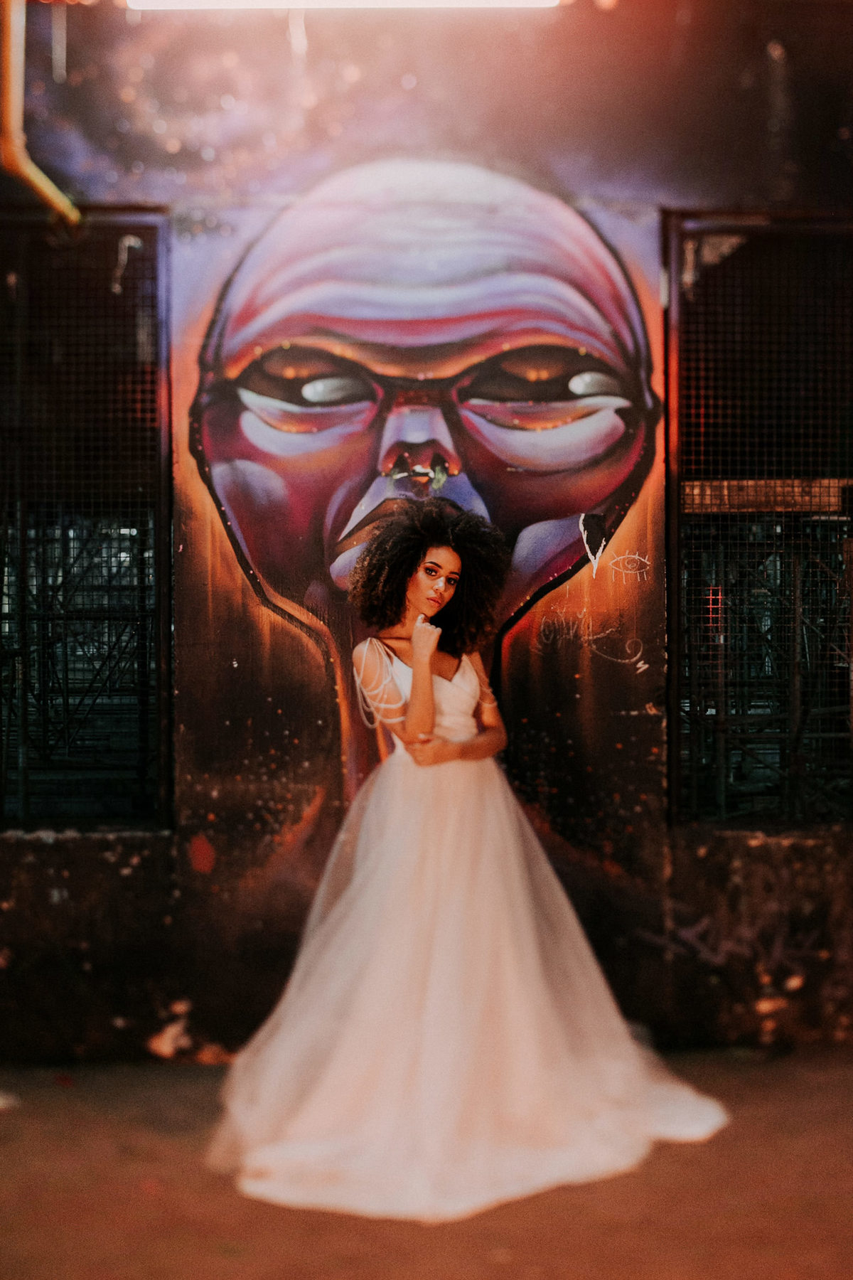 Noiva afro com black power.  Foto feita por Rafael Ohana fotógrafo de casamento em Brasilia 