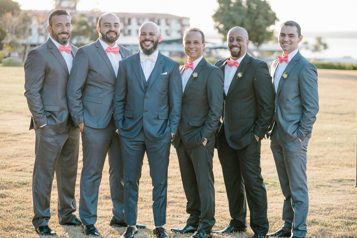 Noivo com padrinhos em hotel Brasília Palace. Foto feita pelo fotógrafo de casamento Rafael Ohana em Brasília-DF em casamento no Hotel Brasília Palace.