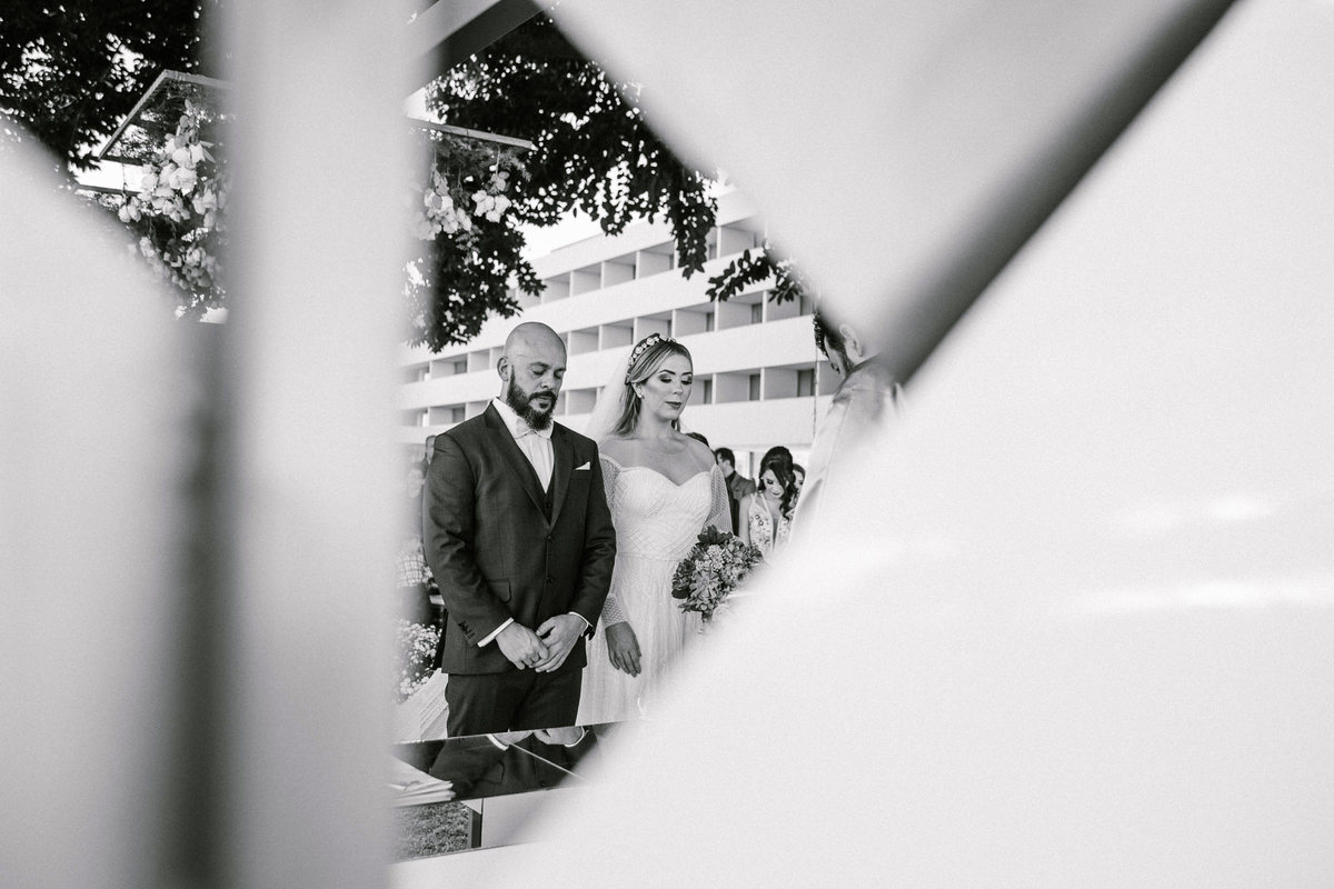 Noivos Casando em Hotel Brasília Palace. Foto feita pelo fotógrafo de casamento Rafael Ohana em Brasília-DF em casamento no Hotel Brasília Palace.