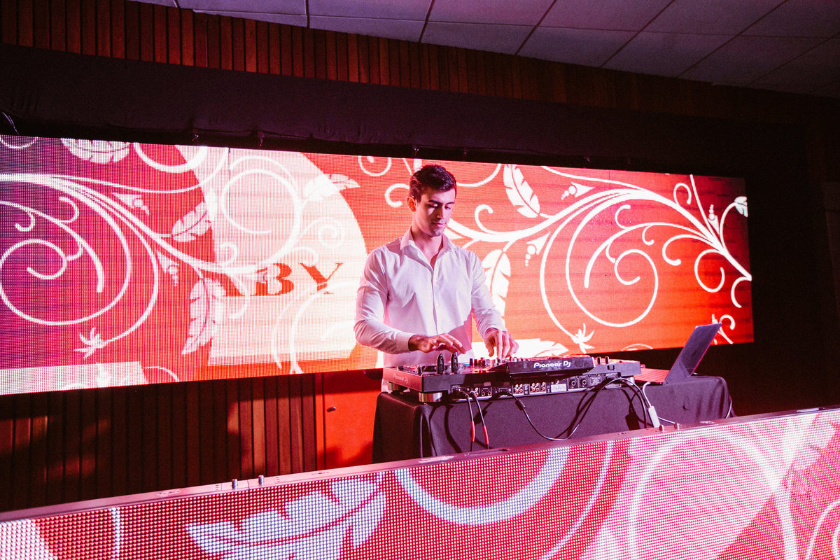 DJ Dudu Moreira em Hotel Brasília Palace. Foto feita pelo fotógrafo de casamento Rafael Ohana em Brasília-DF em casamento no Hotel Brasília Palace.