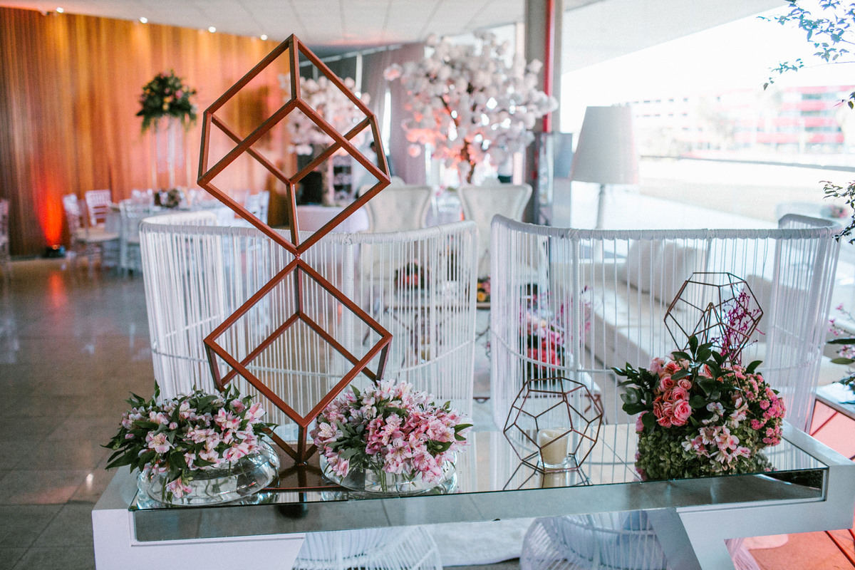 Decoração de casamento em Hotel Brasília Palace. Foto feita pelo fotógrafo de casamento Rafael Ohana em Brasília-DF. Decoração de Virgínia D´Arc
