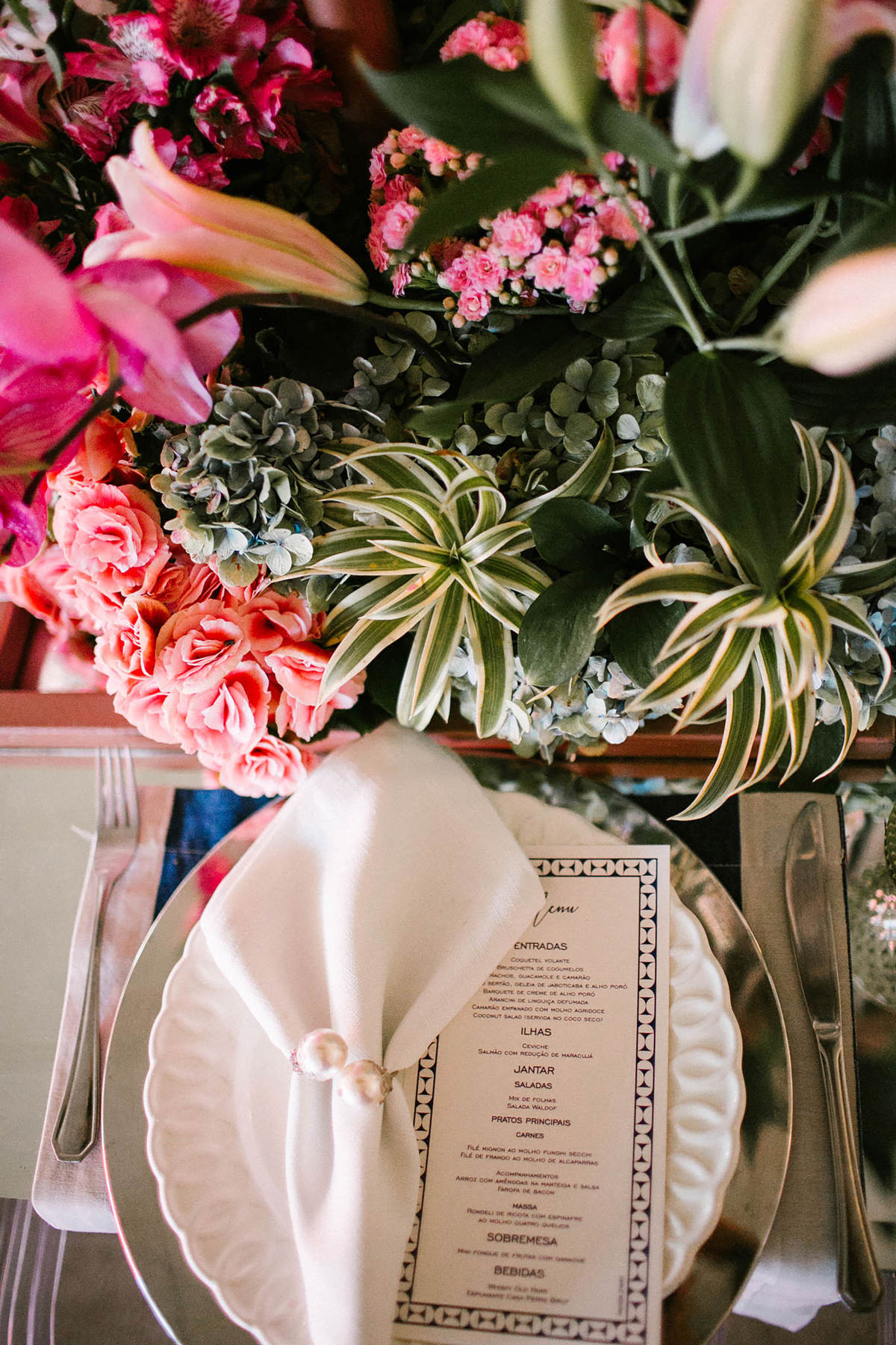 Decoração de casamento em Hotel Brasília Palace. Foto feita pelo fotógrafo de casamento Rafael Ohana em Brasília-DF. Decoração de Virgínia D´Arc