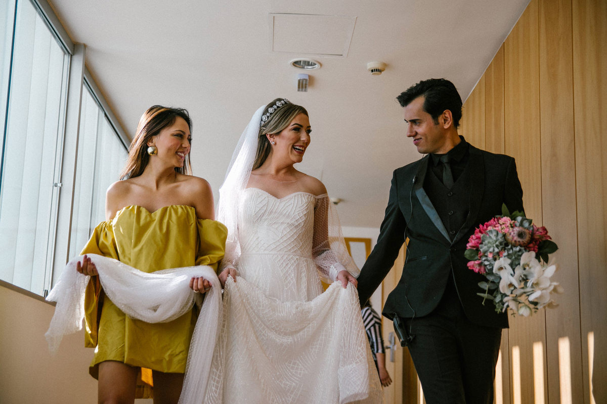 Noiva com estilista Mandie e cerimonialista Tuller Lacerda. Foto feita pelo fotógrafo de casamento Rafael Ohana em Brasília-DF em casamento no Hotel Brasília Palace.