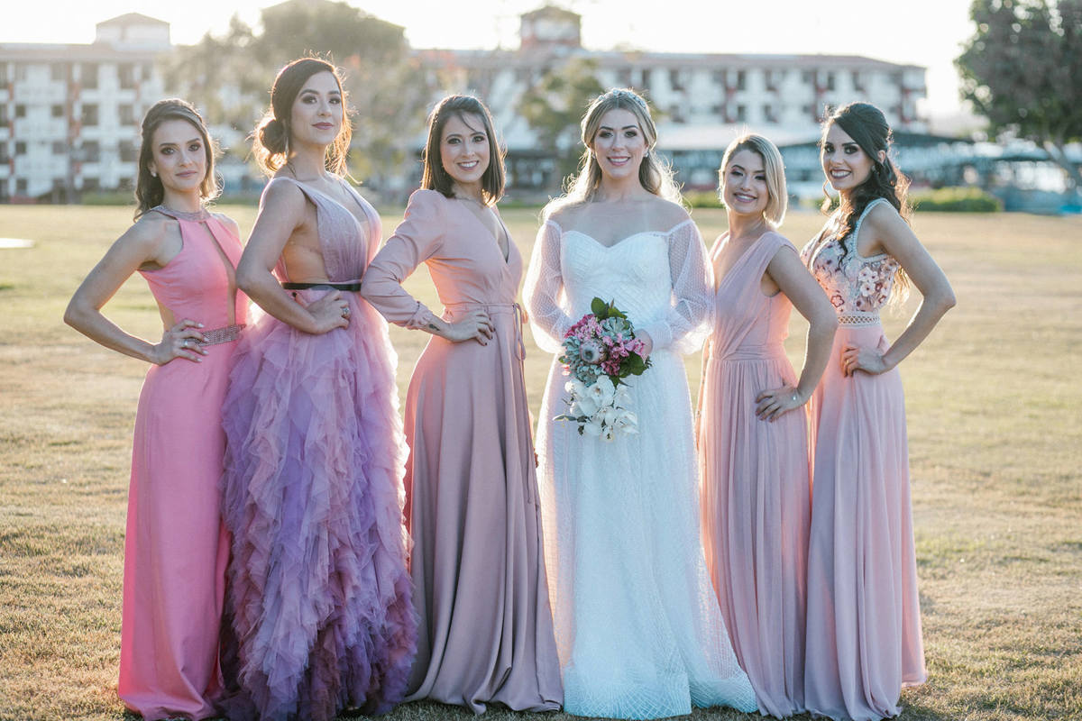 Noiva com madrinhas em Hotel Brasília Palace. Foto feita pelo fotógrafo de casamento Rafael Ohana em Brasília-DF em casamento no Hotel Brasília Palace.