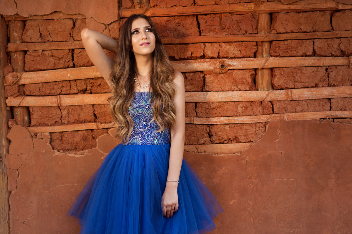 Debutante em casa de barro. Ensaio de debutante feito no Jardim Botânico de Brasília pelo fotógrafo Rafael Ohana