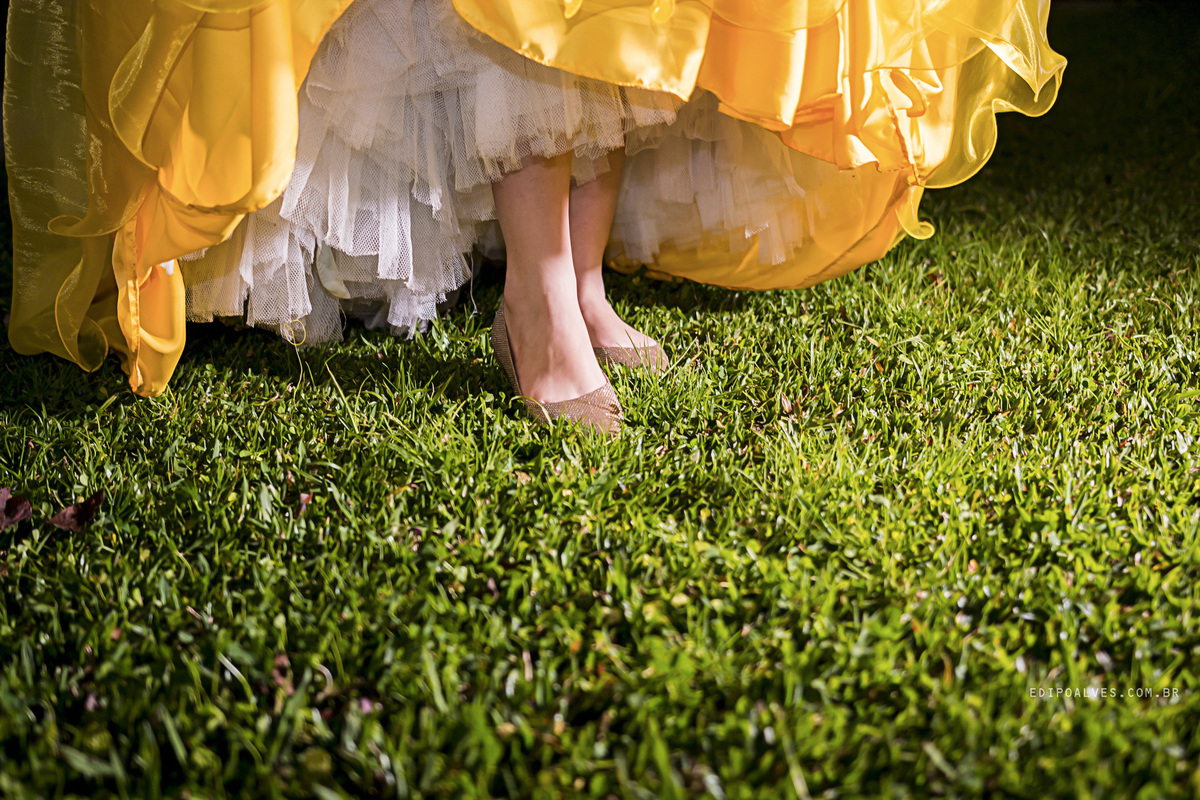 Festa de 15 anos vestido amarelo
