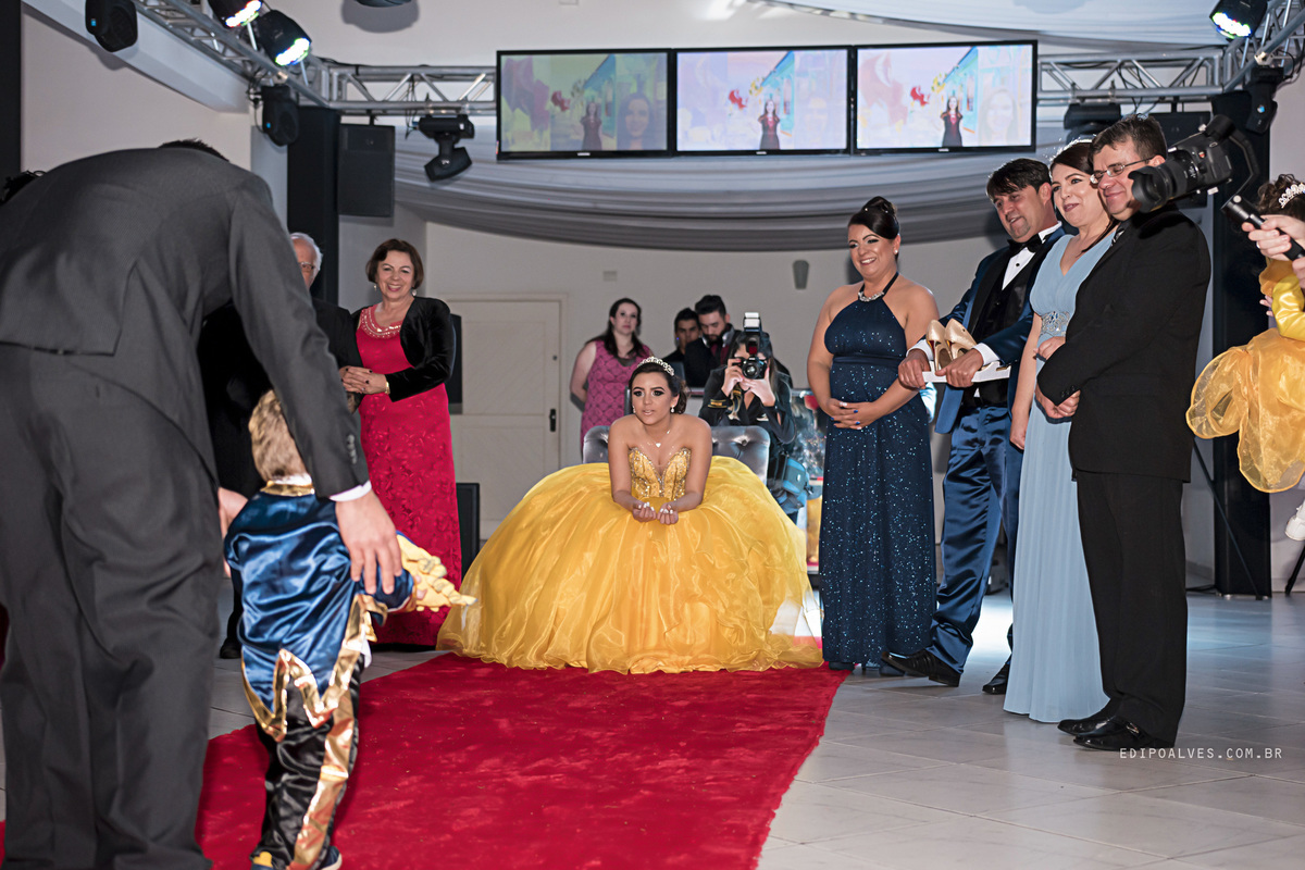 Festa de 15 anos tema bela e a fera