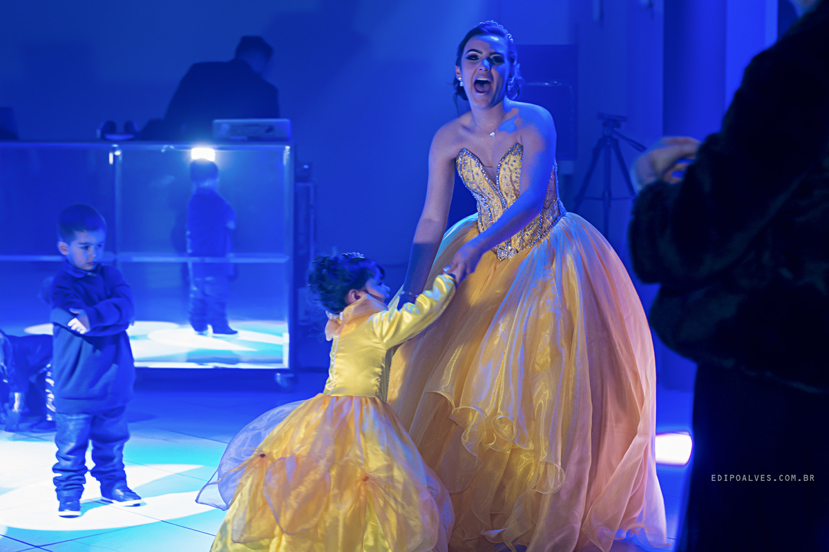 Festa de 15 anos tema bela e a fera