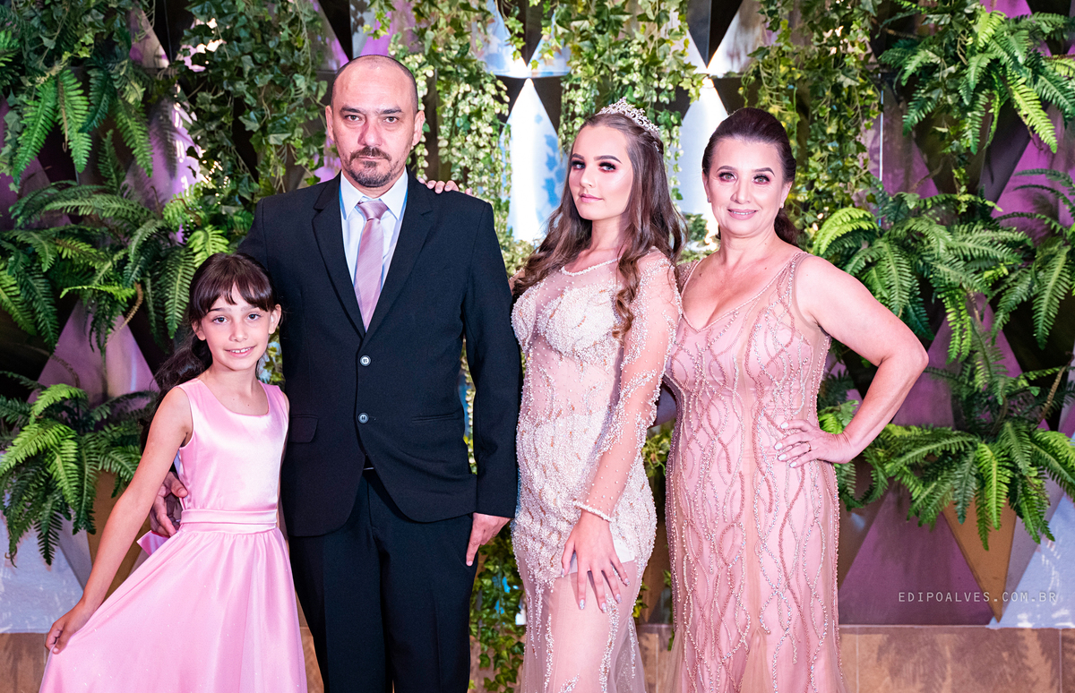 festa de 15 anos, festa salão hannah 15 anos, debutante, vestido princesa, book 15 anos, festa debutante, book fotográfico, vestido 15 anos, fotografo, fotografo fazenda rio grande, fotografo curitiba, fotografo são josé dos pinhais.