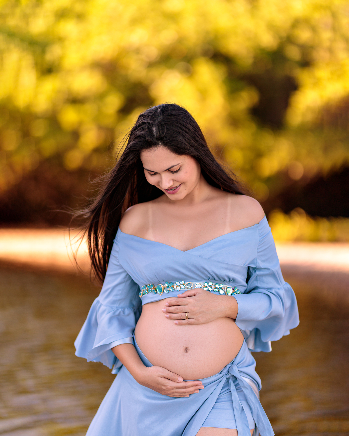 Aline radiante, posando para essa linda foto...