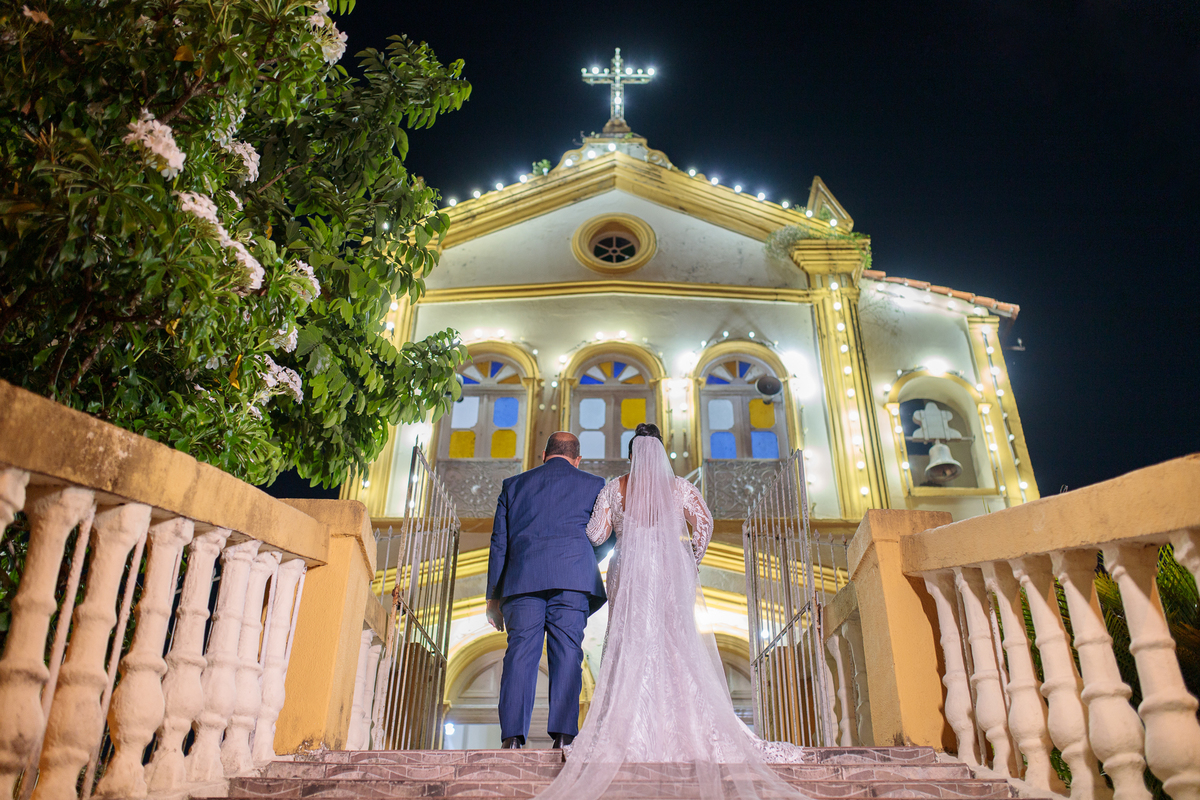 Com certeza nesse momento, passou um filme, tanto na cabeça do Pai, por tudo que ele viveu com sua filha e também da filha, por essa espera, que hoje esta se findando.