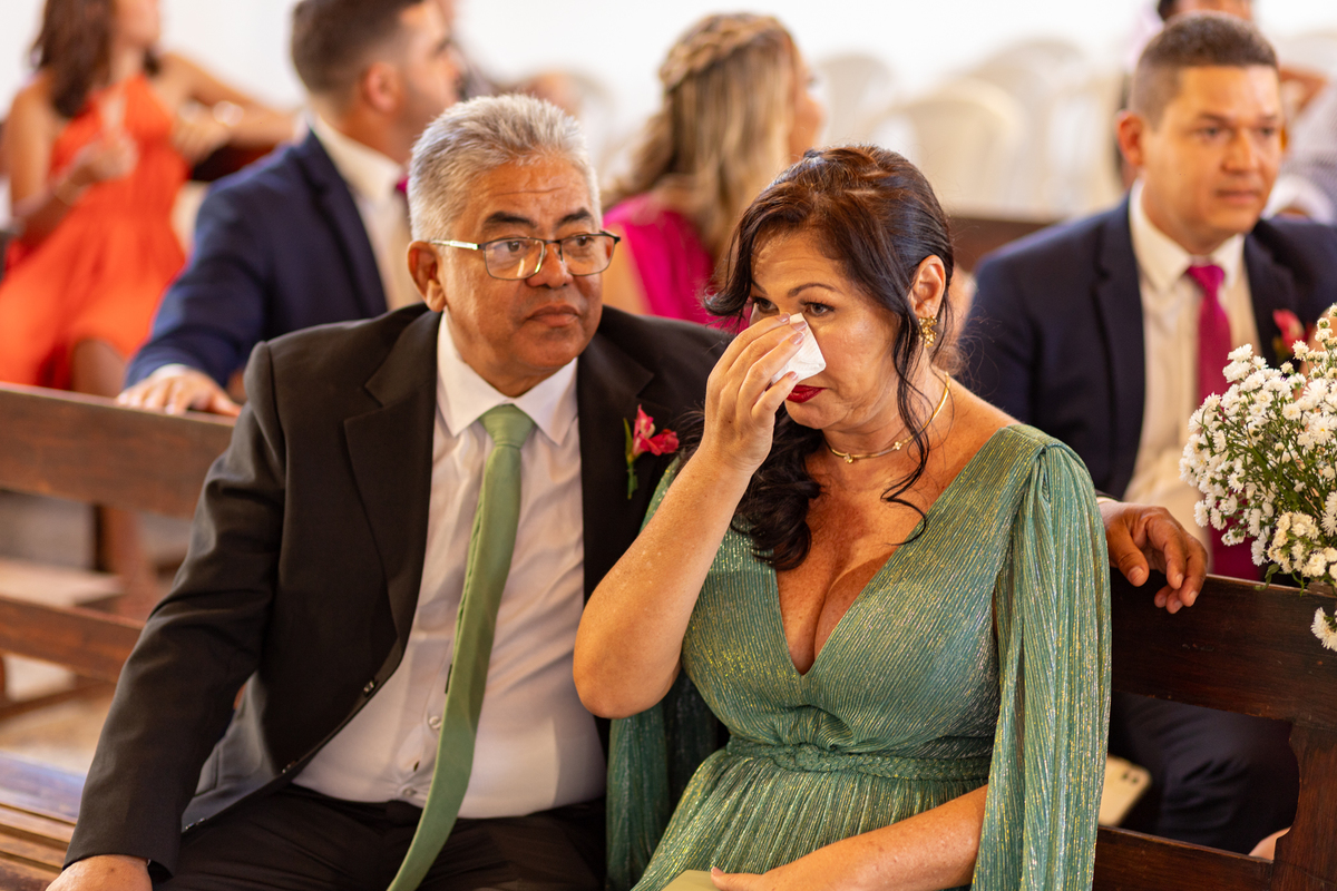 Emoção da mãe do noivo

