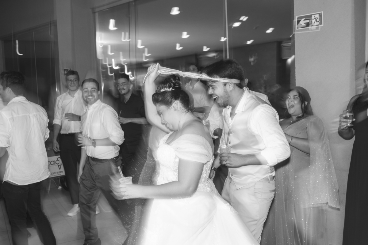 agora  é só festejar ao som de muita música eletrônica. 