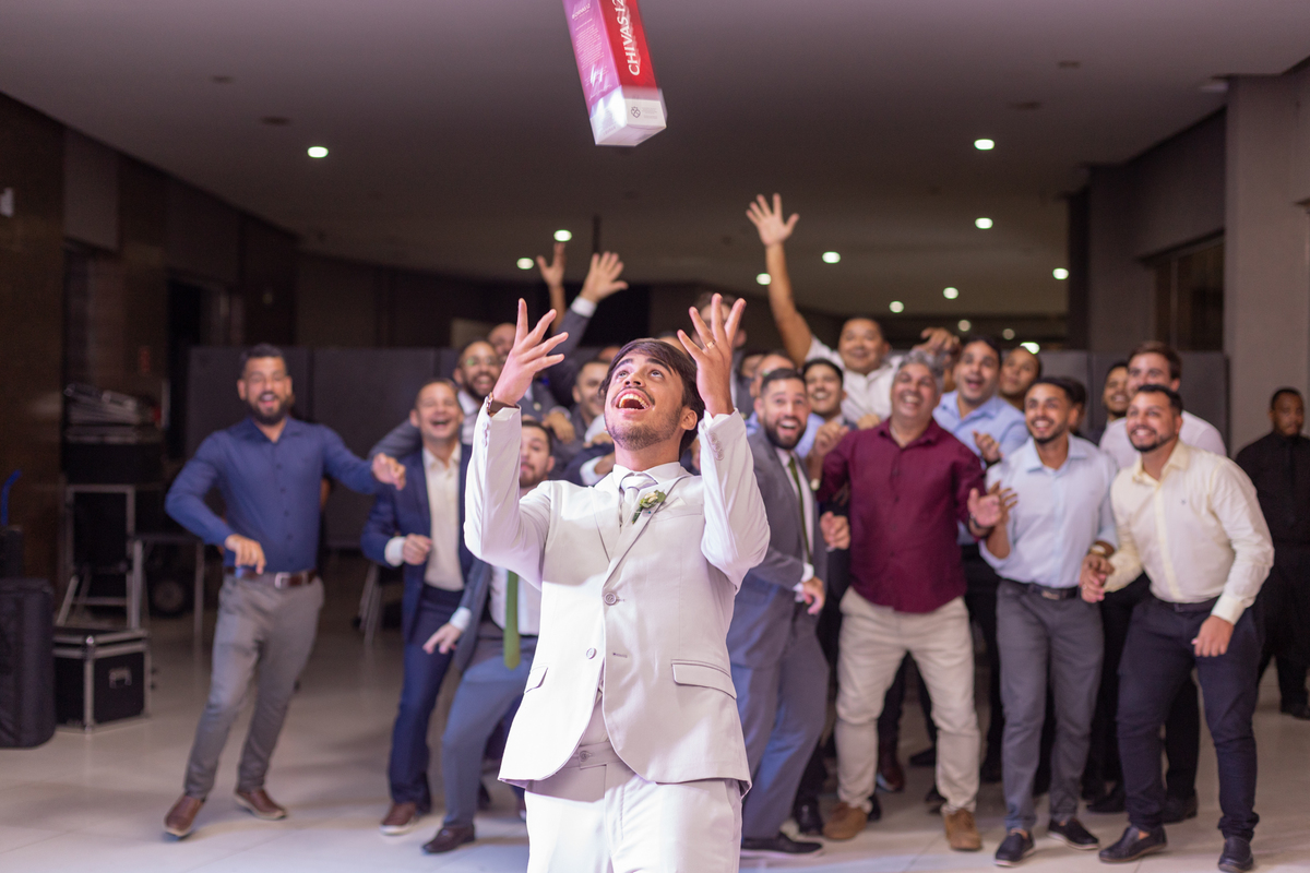 Noivo jogou o seu whisky 