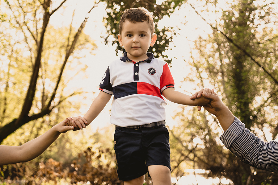 papas de mao dada com filho