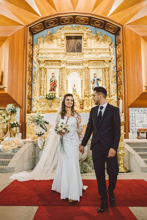 noivos no altar