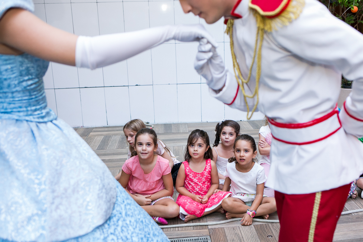 o show prendeu a atenção das crianças