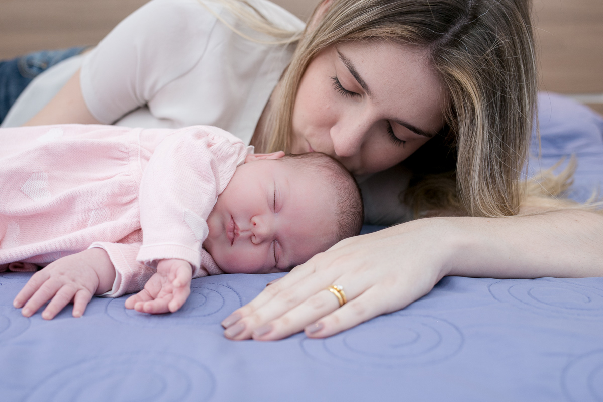 newborn; newborn lifestyle ; baby, bebê, neném; irmãos ; irmão mais velho; fotografia de família; rio de janeiro; família, menina; menino; recém nascido
