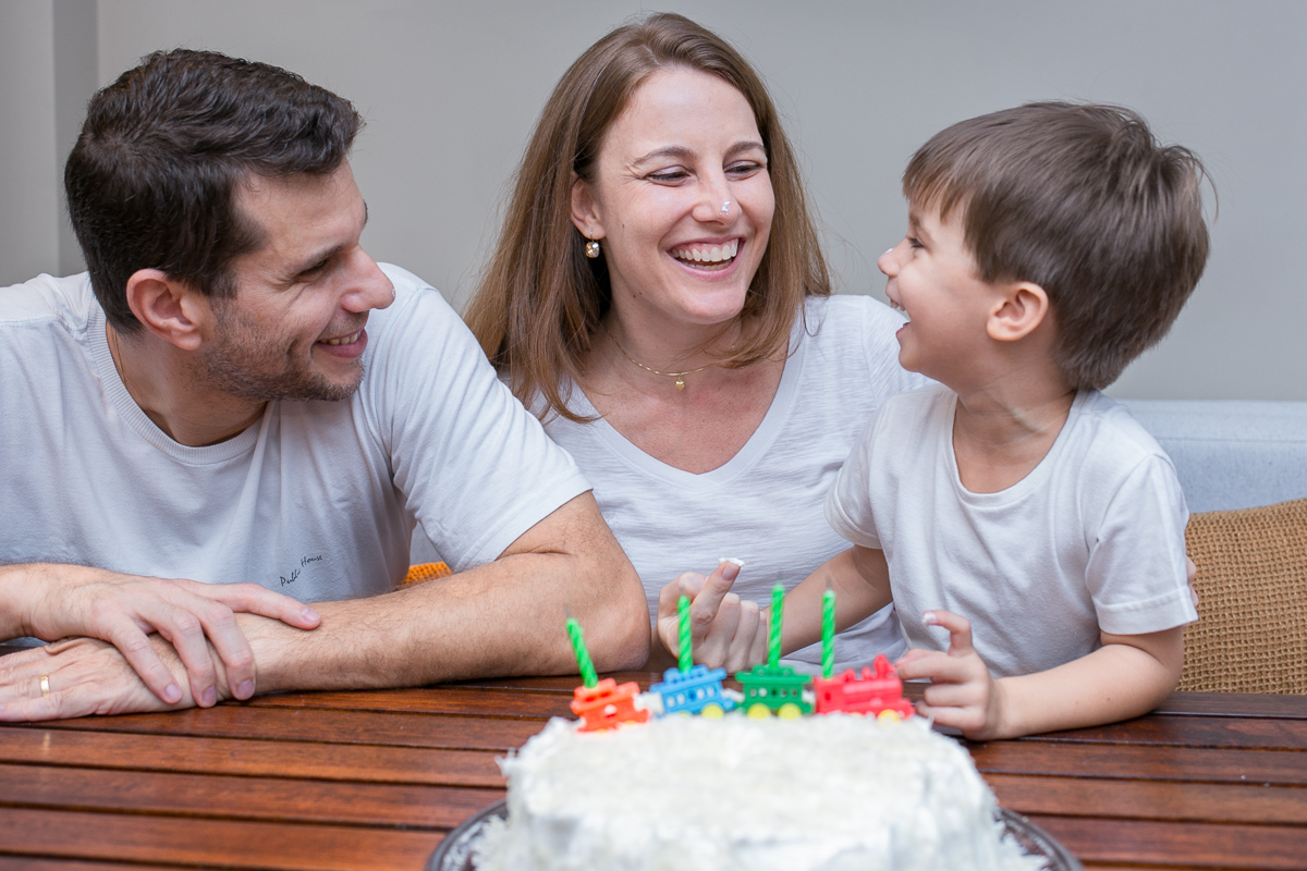 ensaio família, família, rio de janeiro, pet, pet lovers, bagunça, alegria, felicidade, brasil, kids, crianças, água, banho, espuma, farra, de cabeça pra baixo