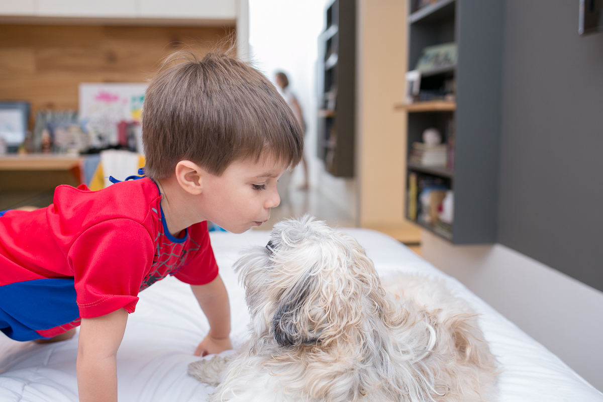 ensaio família, família, rio de janeiro, pet, pet lovers, bagunça, alegria, felicidade, brasil, kids, crianças, água, banho, espuma, farra, de cabeça pra baixo