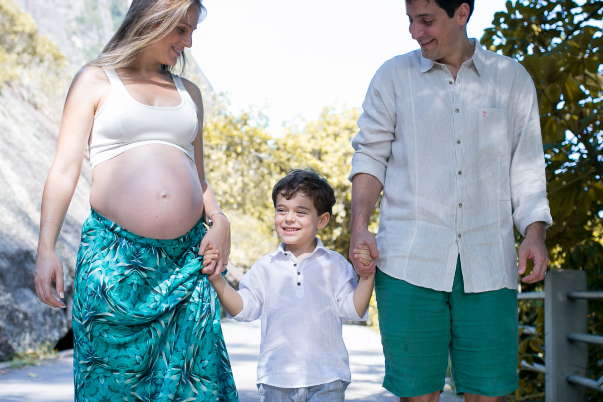 gestante, ensaio gestante, praia, rio de janeiro, família, pais de dois, irmãos, diversão, alegria, bagunça, amor, amor de mãe, mãe, gestando, pregnant, baby, babe, kids, crianças, cristo redentor, urca