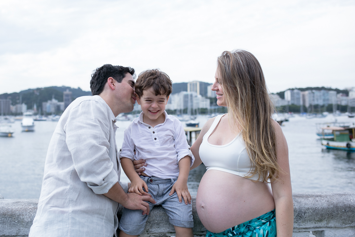 gestante, ensaio gestante, praia, rio de janeiro, família, pais de dois, irmãos, diversão, alegria, bagunça, amor, amor de mãe, mãe, gestando, pregnant, baby, babe, kids, crianças, cristo redentor, urca
