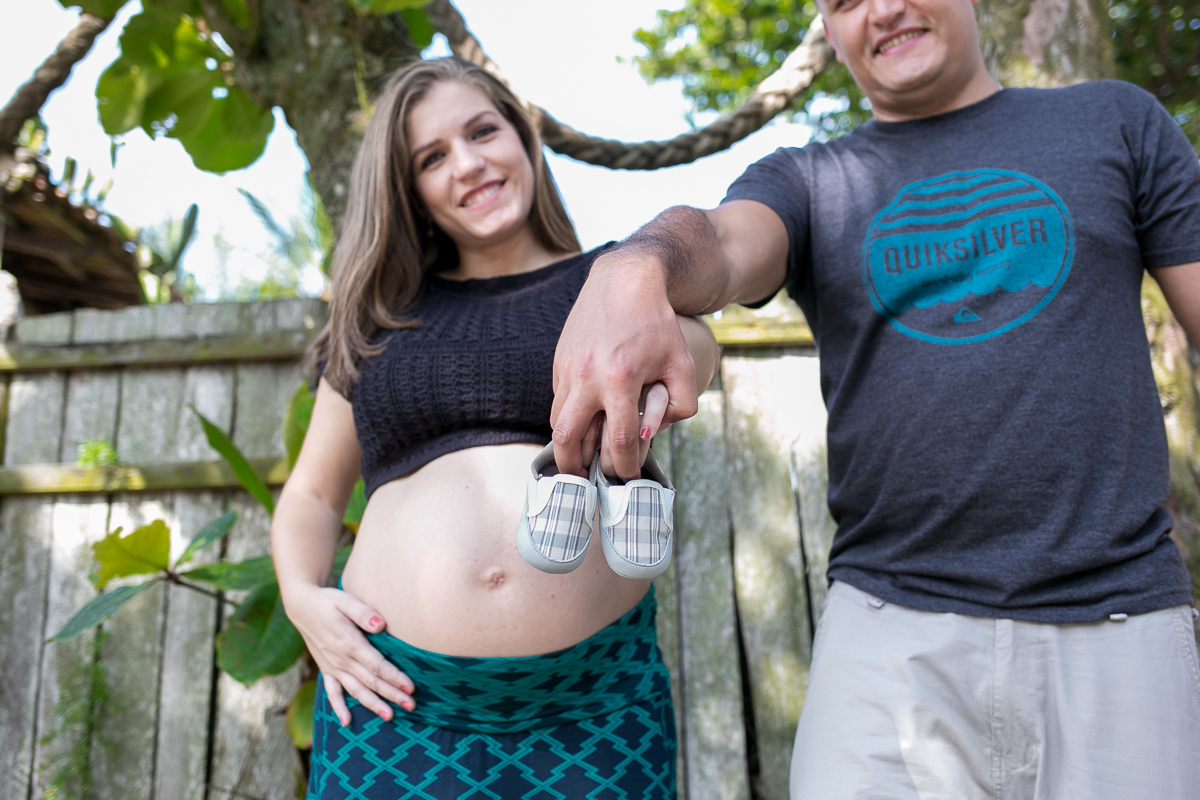 ensaio gestante, mae de menino, primeiro filho, pais de primeira viagem, família, praia, rio de janeiro, natureza, amor, sol, sal, mar, risadas, sorriso, alegria, diversão