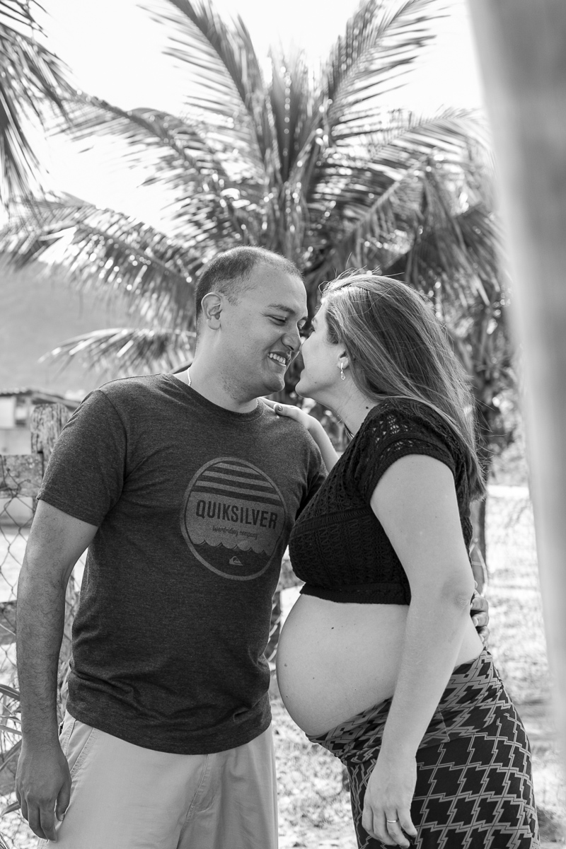 ensaio gestante, mae de menino, primeiro filho, pais de primeira viagem, família, praia, rio de janeiro, natureza, amor, sol, sal, mar, risadas, sorriso, alegria, diversão