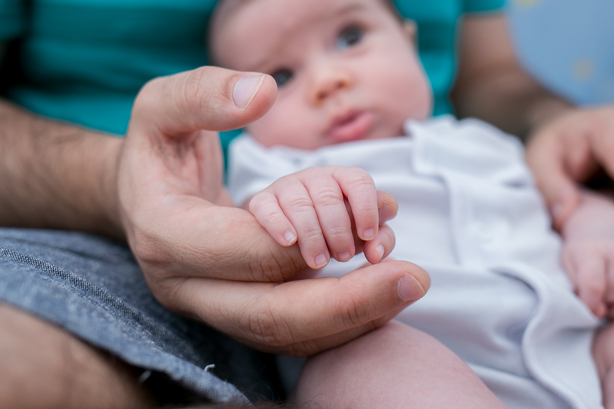 newborn lifestyle, ensaio em casa, fotografia de família, baby, bebê, menino, banho, sorriso, amor, família, alegria, fofura, papai, mamãe,  soninho, caras e bocas, fotografia de amor