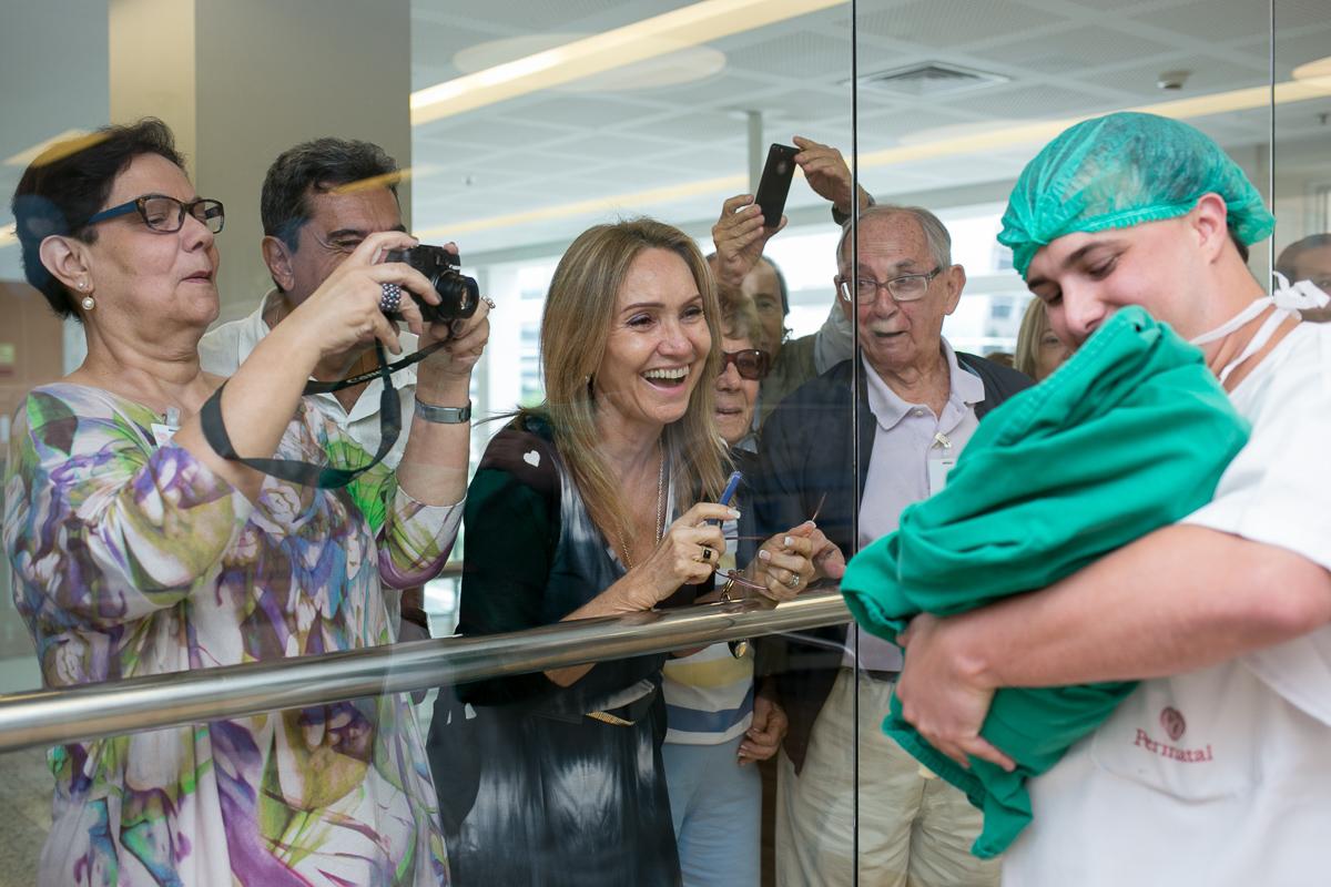 fotografia de parto, nascimento, alegria, amor, família, emoção, parto cesárea, maternidade são josé, rio de janeiro, mãe de menina, pai de menina, registro, vida, fofura, newborn, baby, bebe, recém 