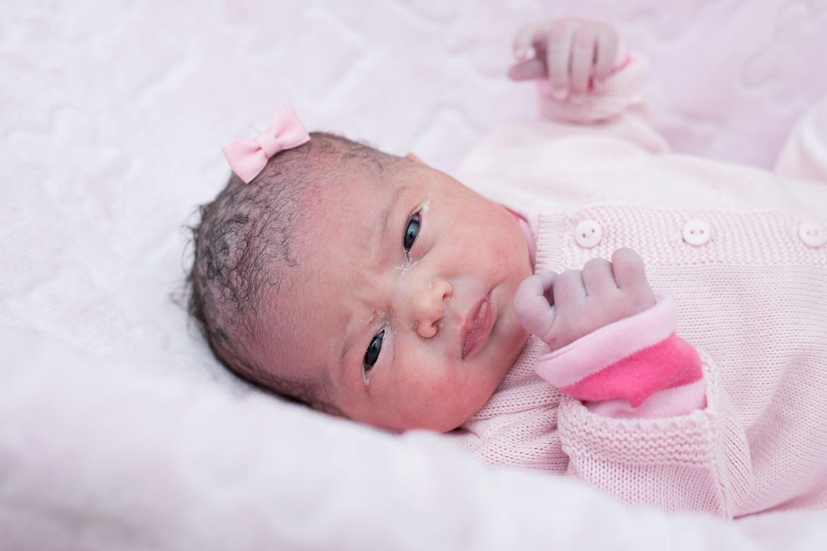 fotografia de parto, nascimento, alegria, amor, família, emoção, parto cesárea, maternidade são josé, rio de janeiro, mãe de menina, pai de menina, registro, vida, fofura, newborn, baby, bebe, recém 