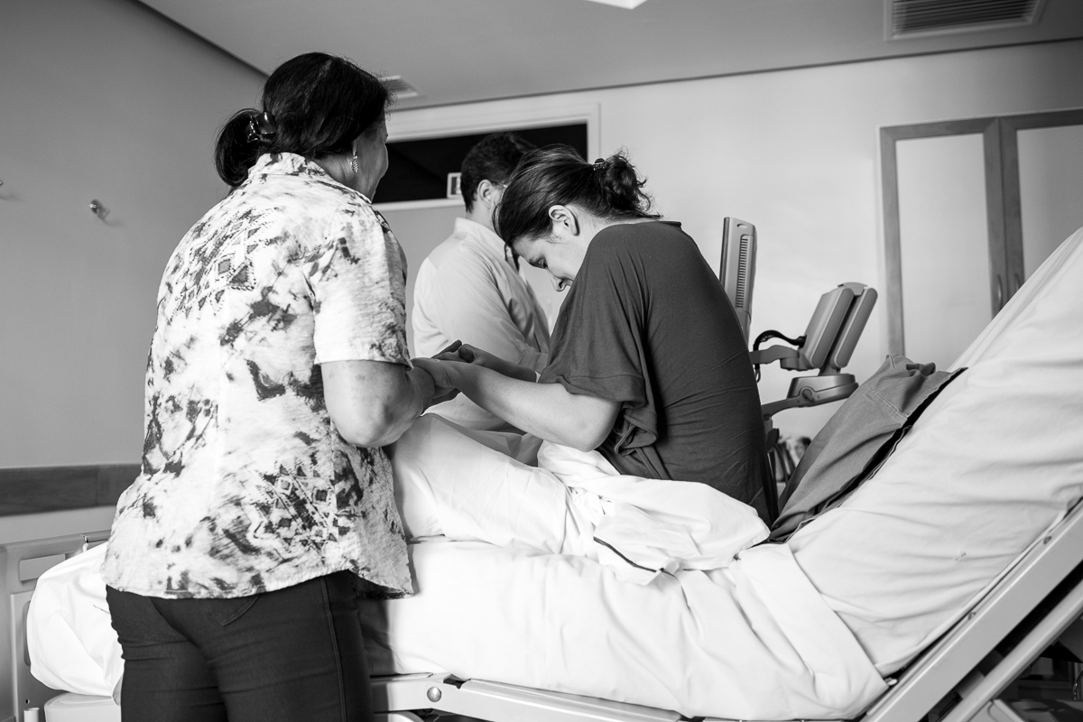 fotografia de parto, parto normal, casa de saúde são josé, humaitá, rio de janeiro, dor, emoção, amor, família, newborn, bebe, neném, nascimento, ajuda, carinho, medicina, cuidado, birth photography,