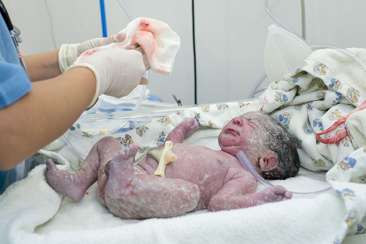 fotografia de parto, parto normal, casa de saúde são josé, humaitá, rio de janeiro, dor, emoção, amor, família, newborn, bebe, neném, nascimento, ajuda, carinho, medicina, cuidado, birth photography,