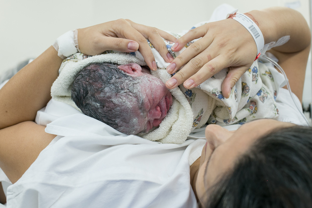 fotografia de parto, parto normal, casa de saúde são josé, humaitá, rio de janeiro, dor, emoção, amor, família, newborn, bebe, neném, nascimento, ajuda, carinho, medicina, cuidado, birth photography,