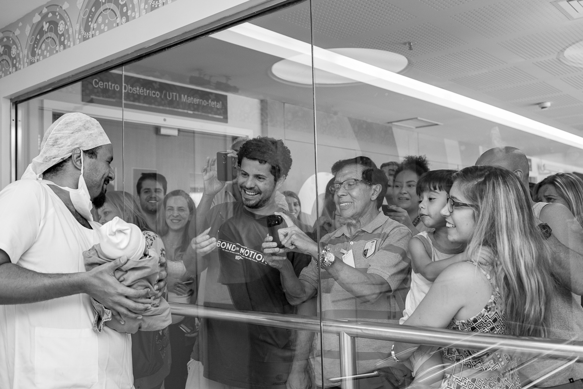 parto, nascimento, vida, baby, nené, recém nascido, pais, mãe, filho, pai, família, amigos, espera, a hora da chegada, hospital, perinatal, rio de janeiro, fotografia de amor, fotografia de família, newborn, cesár