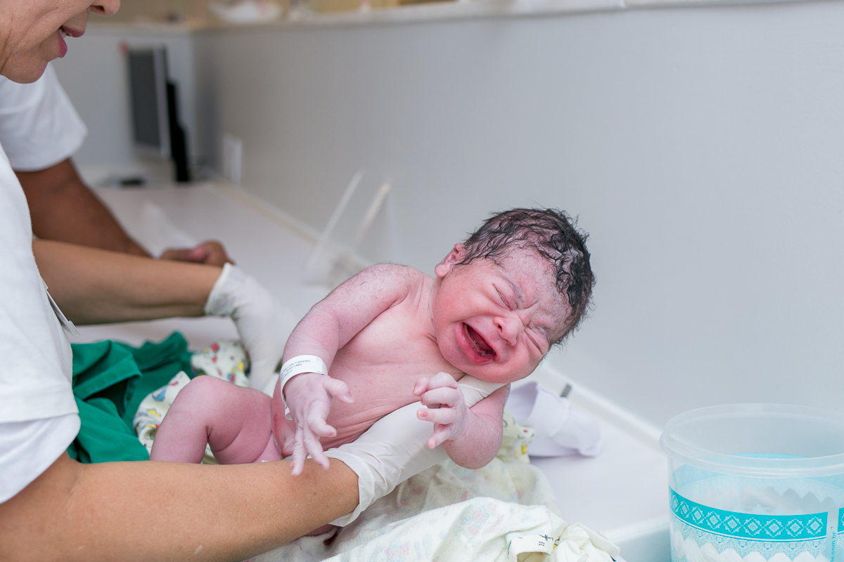 parto, nascimento, vida, baby, nené, recém nascido, pais, mãe, filho, pai, família, amigos, espera, a hora da chegada, hospital, perinatal, rio de janeiro, fotografia de amor, fotografia de família, newborn, cesár