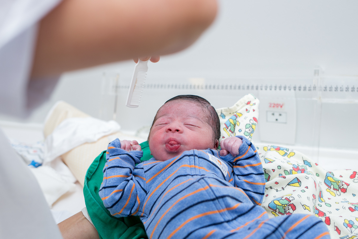 parto, nascimento, vida, baby, nené, recém nascido, pais, mãe, filho, pai, família, amigos, espera, a hora da chegada, hospital, perinatal, rio de janeiro, fotografia de amor, fotografia de família, newborn, cesár
