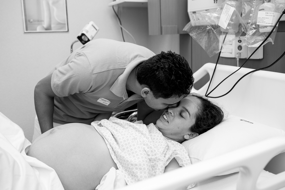 parto normal, nascimento, parto, maternidade, mãe, mãe de duas, mãe de menina, amor, família, fotografia de amor, birth, birth photography, mom, dor, amor, bebê, newborn, recém nascido, fotografia de amor, fotograf