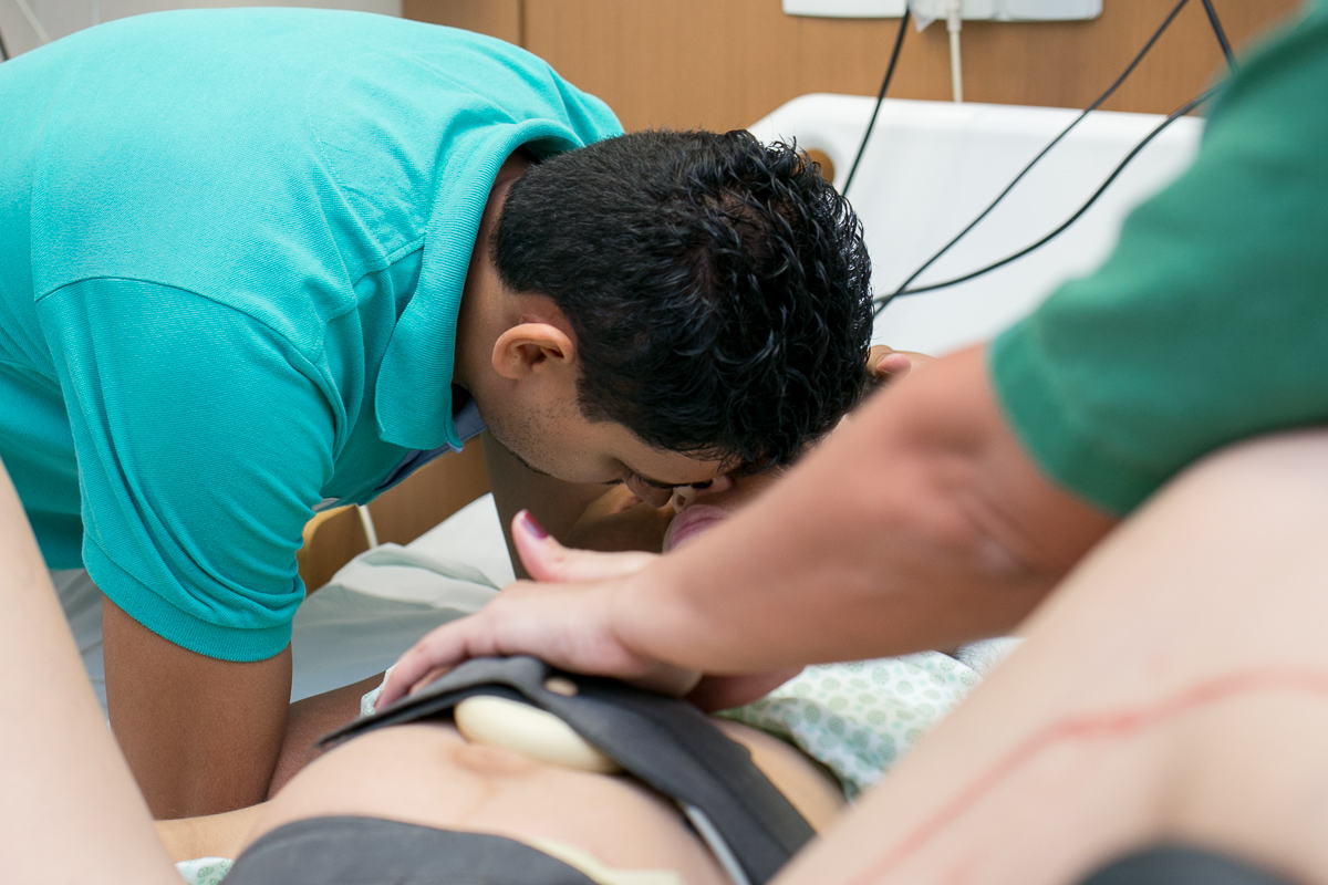 parto normal, nascimento, parto, maternidade, mãe, mãe de duas, mãe de menina, amor, família, fotografia de amor, birth, birth photography, mom, dor, amor, bebê, newborn, recém nascido, fotografia de amor, fotograf