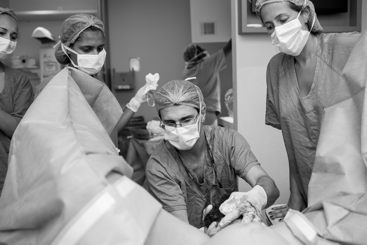 parto normal, nascimento, parto, maternidade, mãe, mãe de duas, mãe de menina, amor, família, fotografia de amor, birth, birth photography, mom, dor, amor, bebê, newborn, recém nascido, fotografia de amor, fotograf