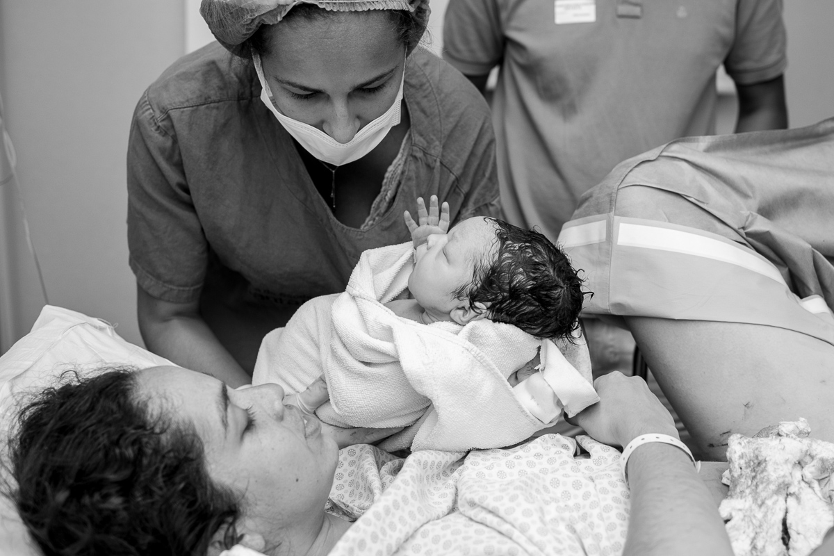 parto normal, nascimento, parto, maternidade, mãe, mãe de duas, mãe de menina, amor, família, fotografia de amor, birth, birth photography, mom, dor, amor, bebê, newborn, recém nascido, fotografia de amor, fotograf