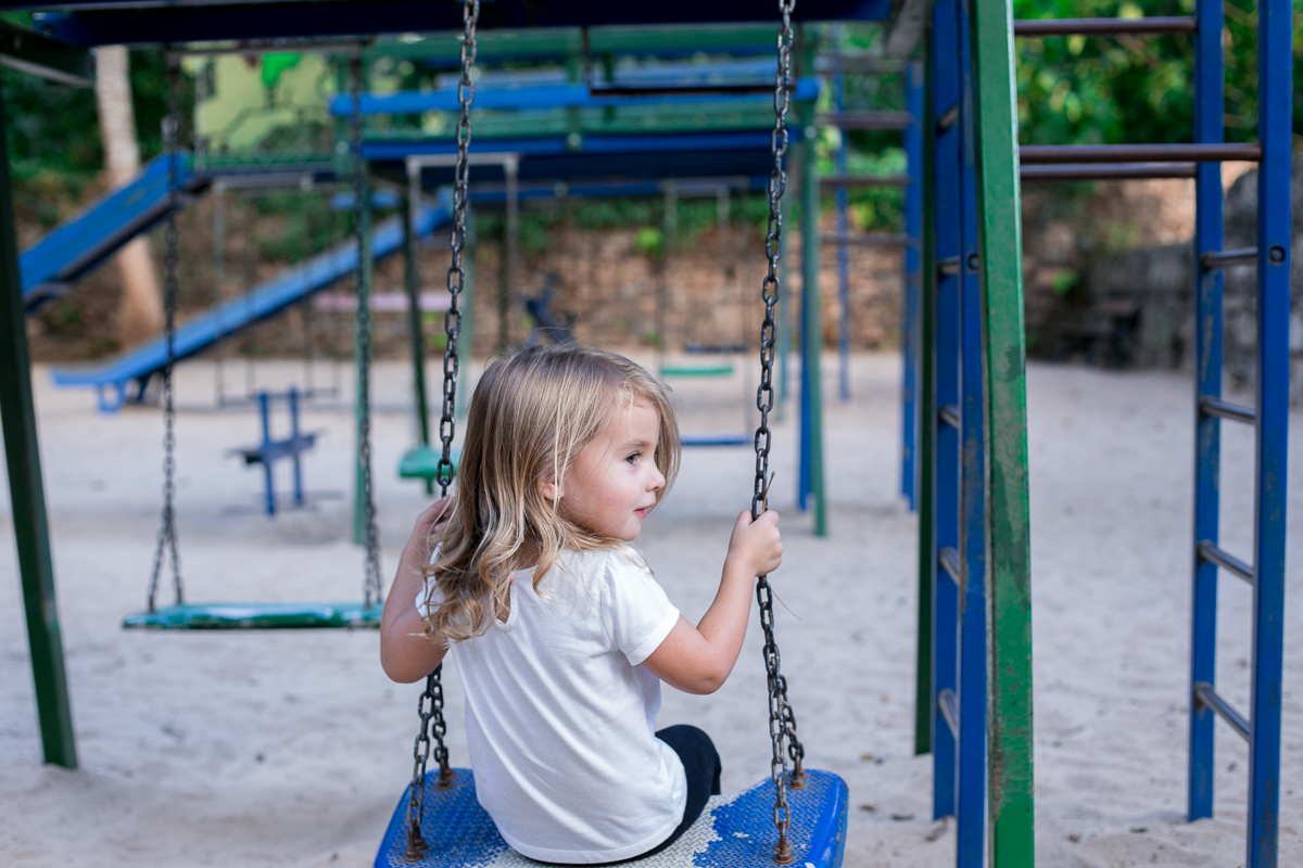 amigas, amizade, infância, kids, crianças, meninas, princesas, bonecas, elas podem ser o que quiserem, loirinhas, loirice, fofas, fofura, bagunça, fotografia de sentimento, fotografia de amizade, fotografia de amor, fotografia de hist&