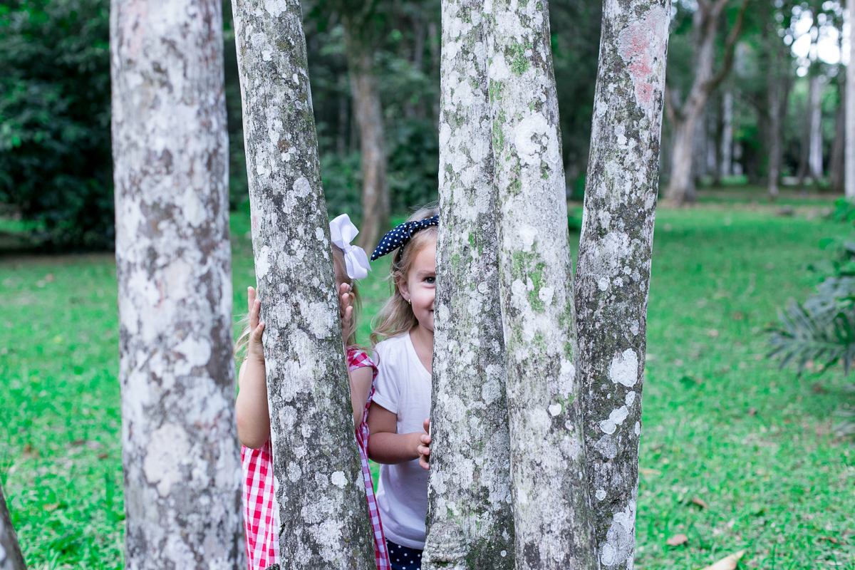 amigas, amizade, infância, kids, crianças, meninas, princesas, bonecas, elas podem ser o que quiserem, loirinhas, loirice, fofas, fofura, bagunça, fotografia de sentimento, fotografia de amizade, fotografia de amor, fotografia de hist&